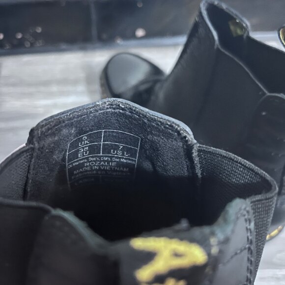 NWT Dr. Martens Rozalie Distressed Patent Heeled Chelsea Boots Sz 7 US - Picture 8 of 12